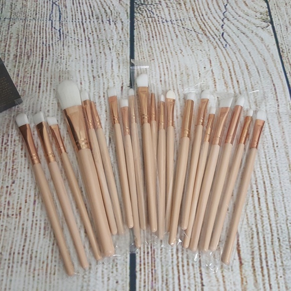 20 PC PREMIUM MAKEUP BRUSH SET - Picture 1 of 2